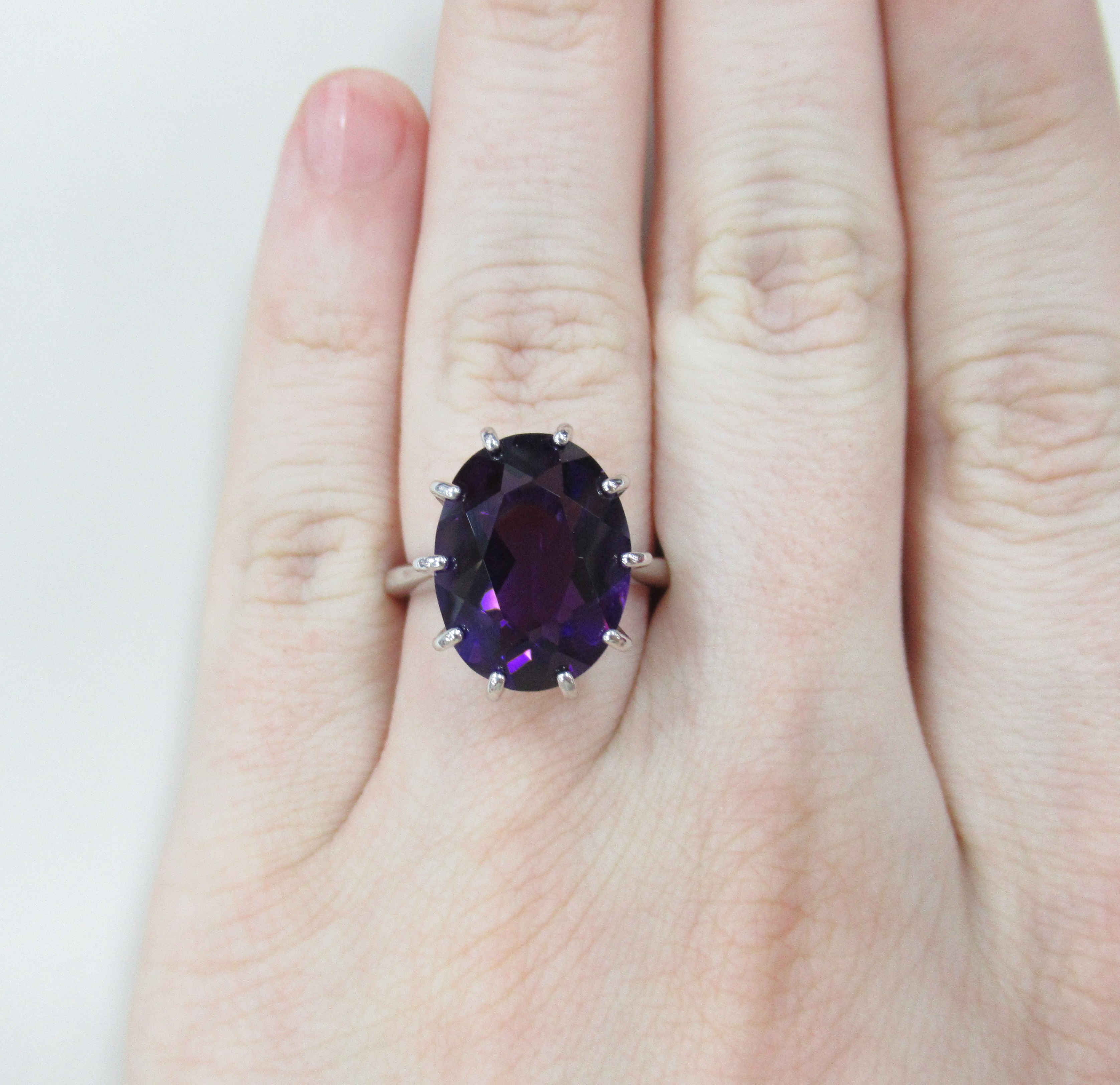 Серебряное кольцо с аметистом